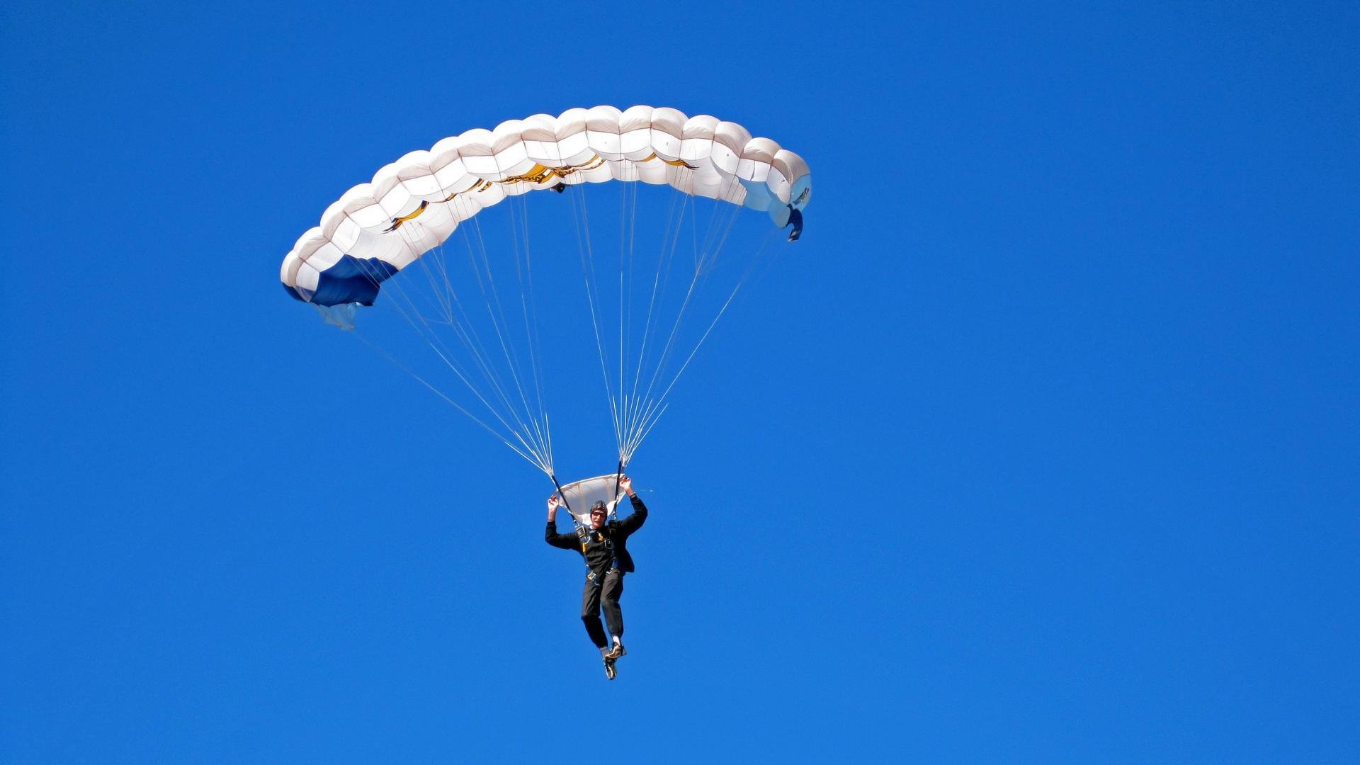 星空体育首页登录-国内转播解说水平是否影响联赛形象输出，解说算主持人吗